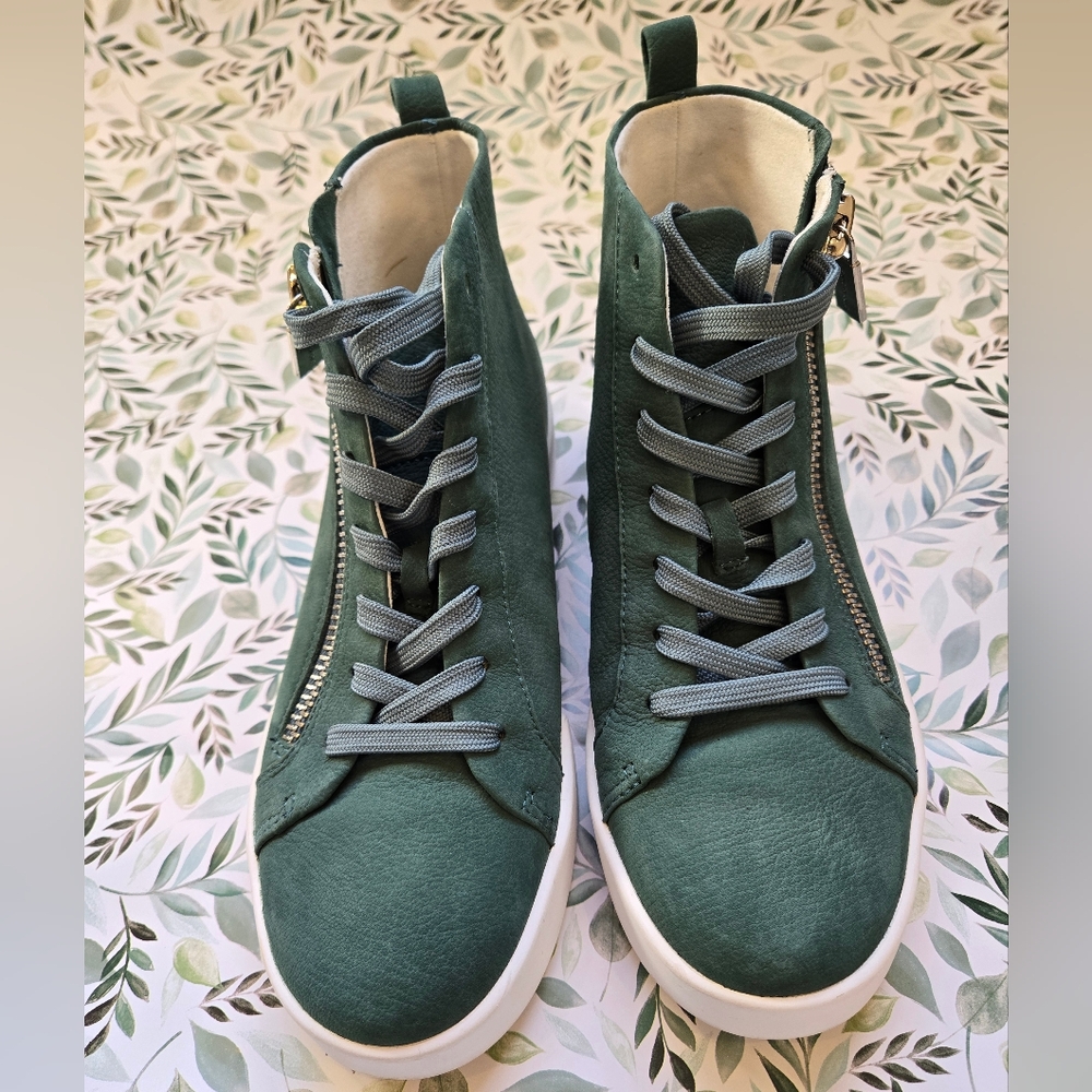 Kenneth Cole Tyler Zip Mid-Top Leather Sneakers - Size 7